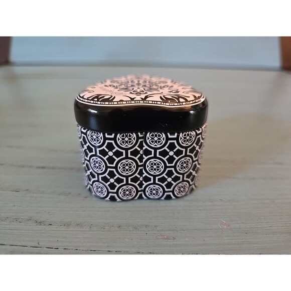 Brighton Jewelry Design Heart Tin 1 inch × 1/2 Inch, A Keepsake Box, Empty Gift - Picture 6 of 7